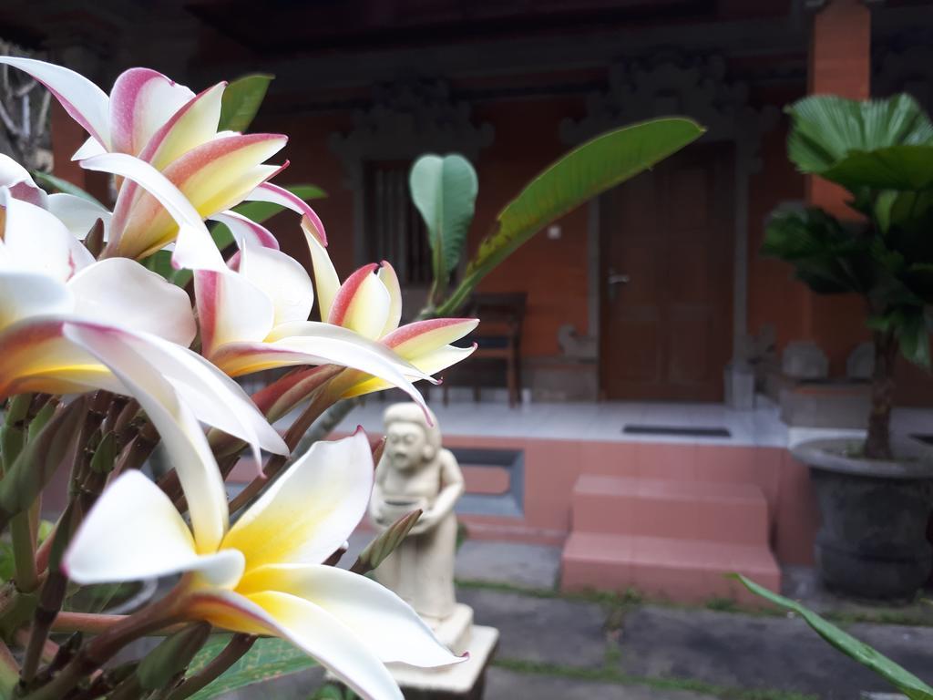 كوتا Puspa Ayu المظهر الخارجي الصورة