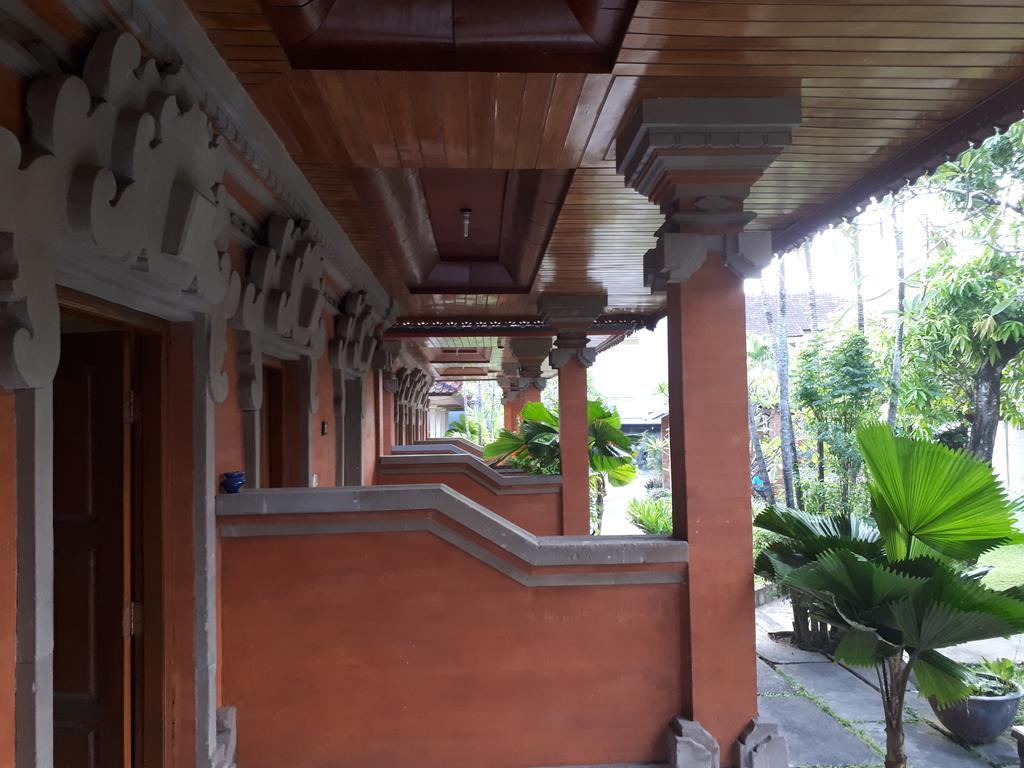 كوتا Puspa Ayu المظهر الخارجي الصورة